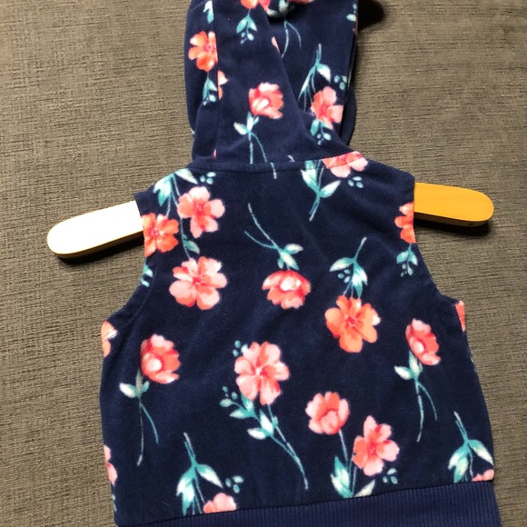 LNC Carter’s, Floral hooded vest in polar fleece - Picture 2 of 6